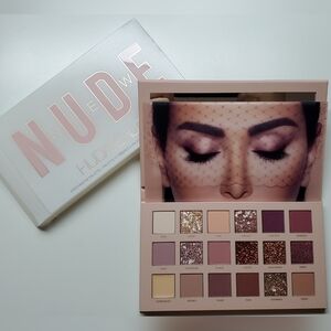 Huda Beauty Nude Eyeshadow Palette